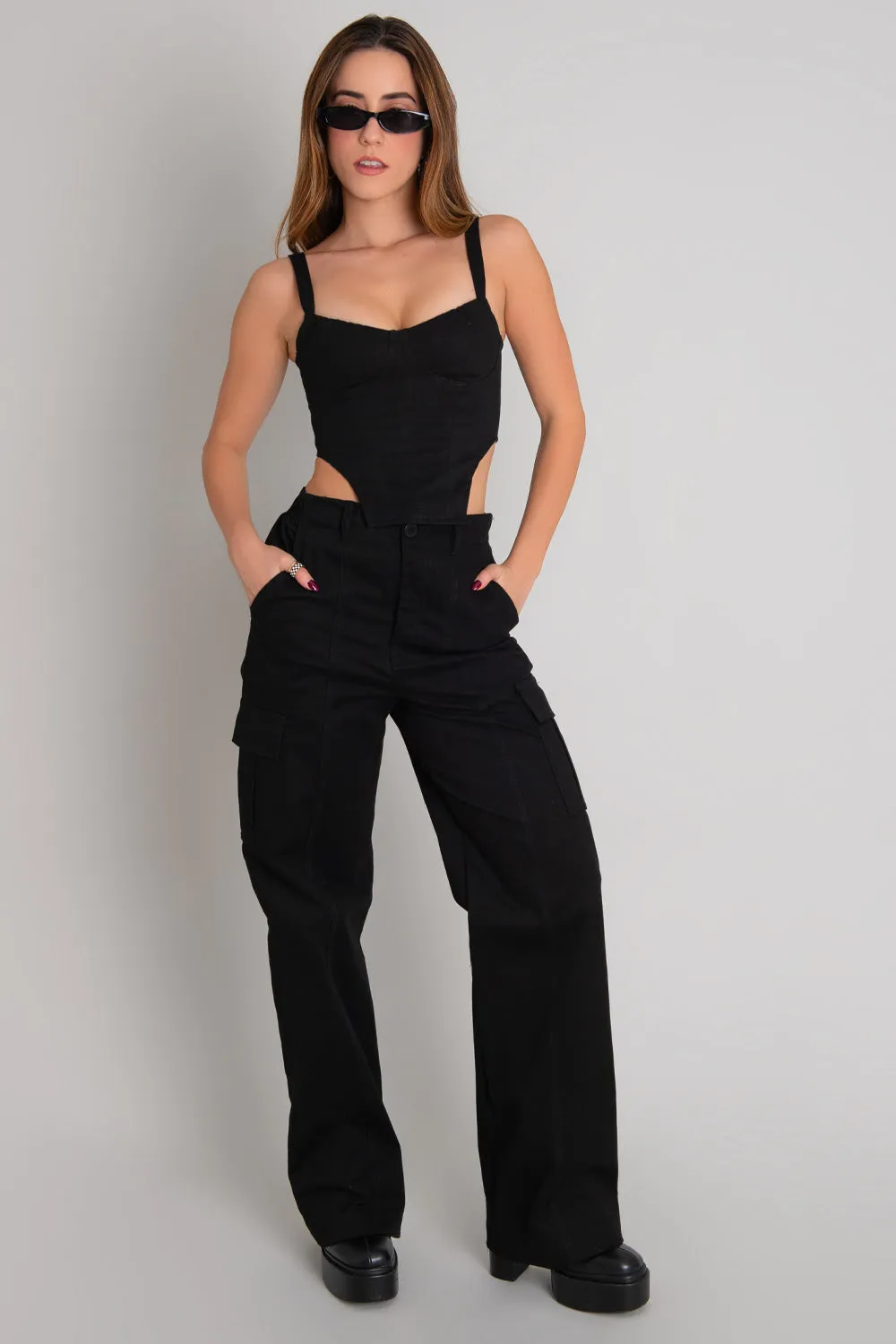 Pantalón cargo de fit wide leg con raya