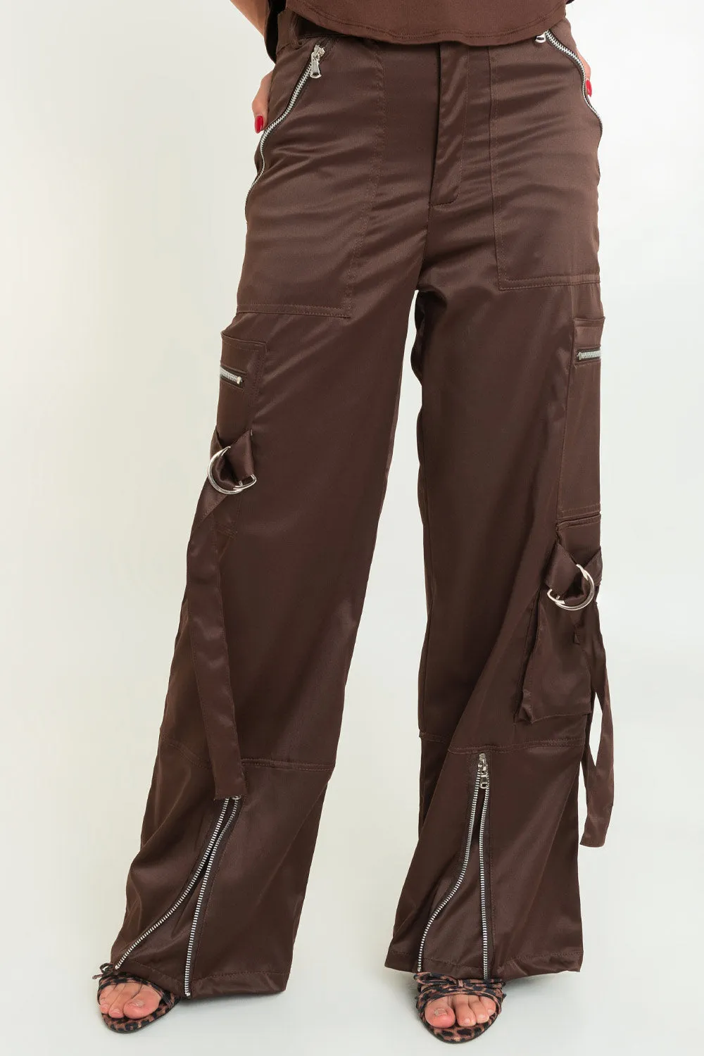 Pantalón cargo satinado fit wide leg