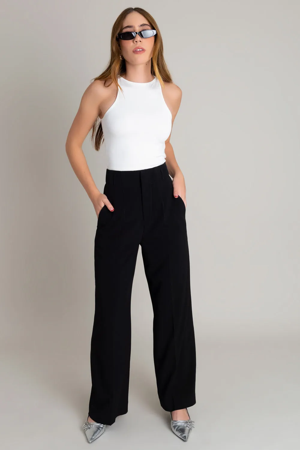 Pantalón fit wide leg tiro alto con pinzas