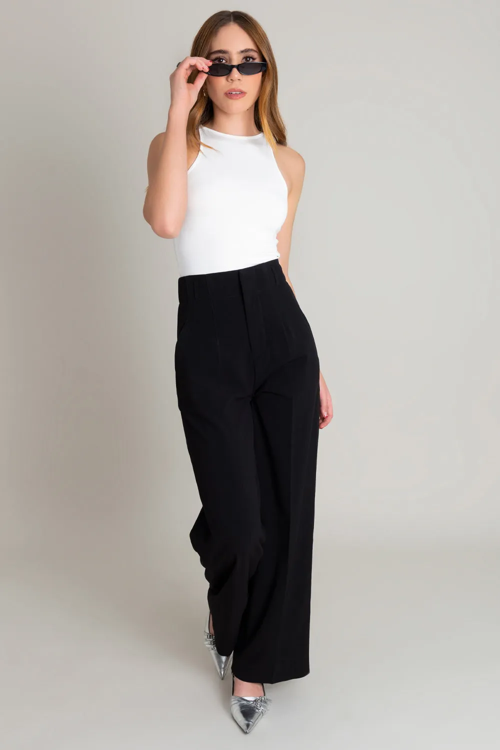 Pantalón fit wide leg tiro alto con pinzas