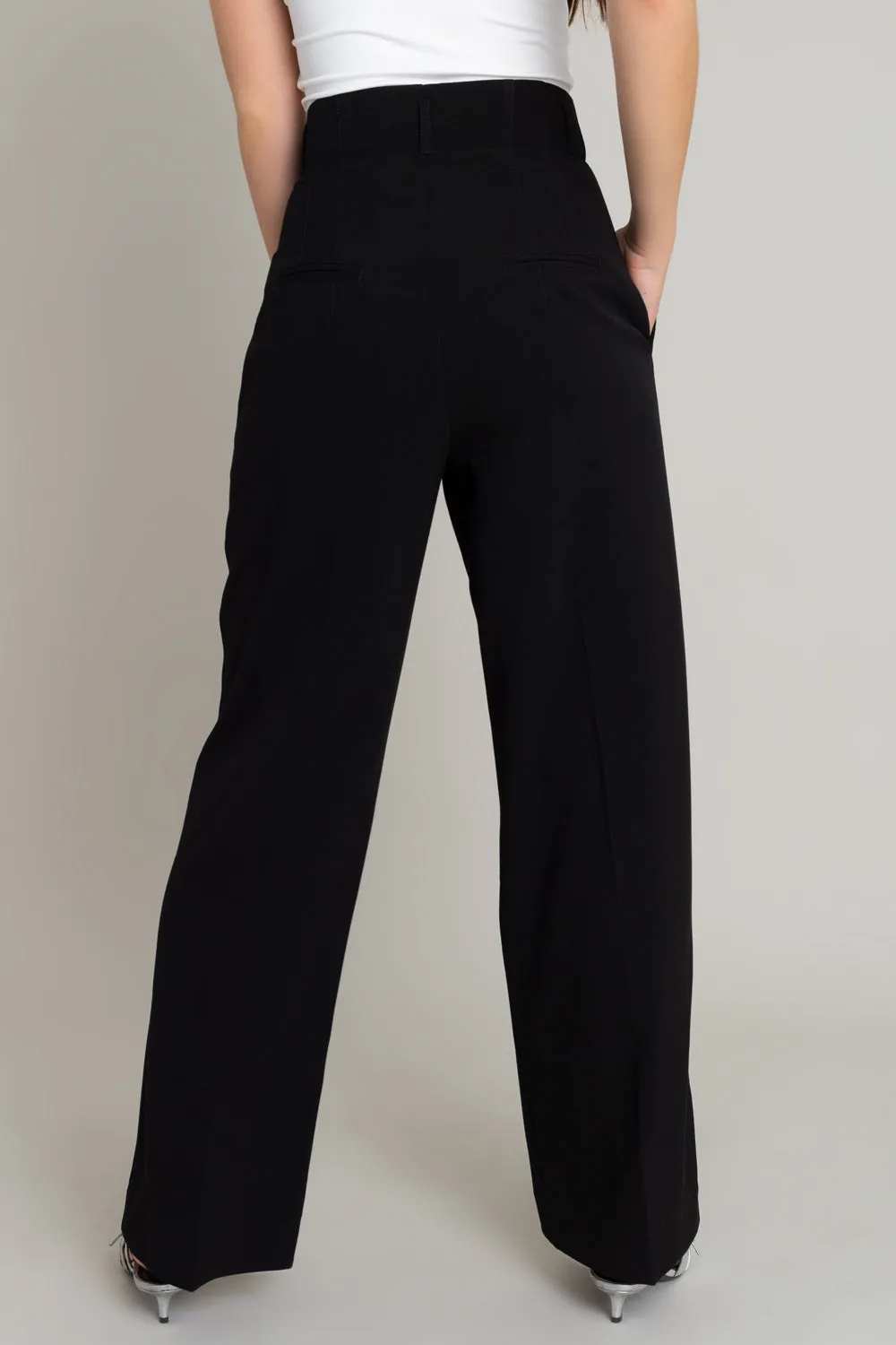 Pantalón fit wide leg tiro alto con pinzas