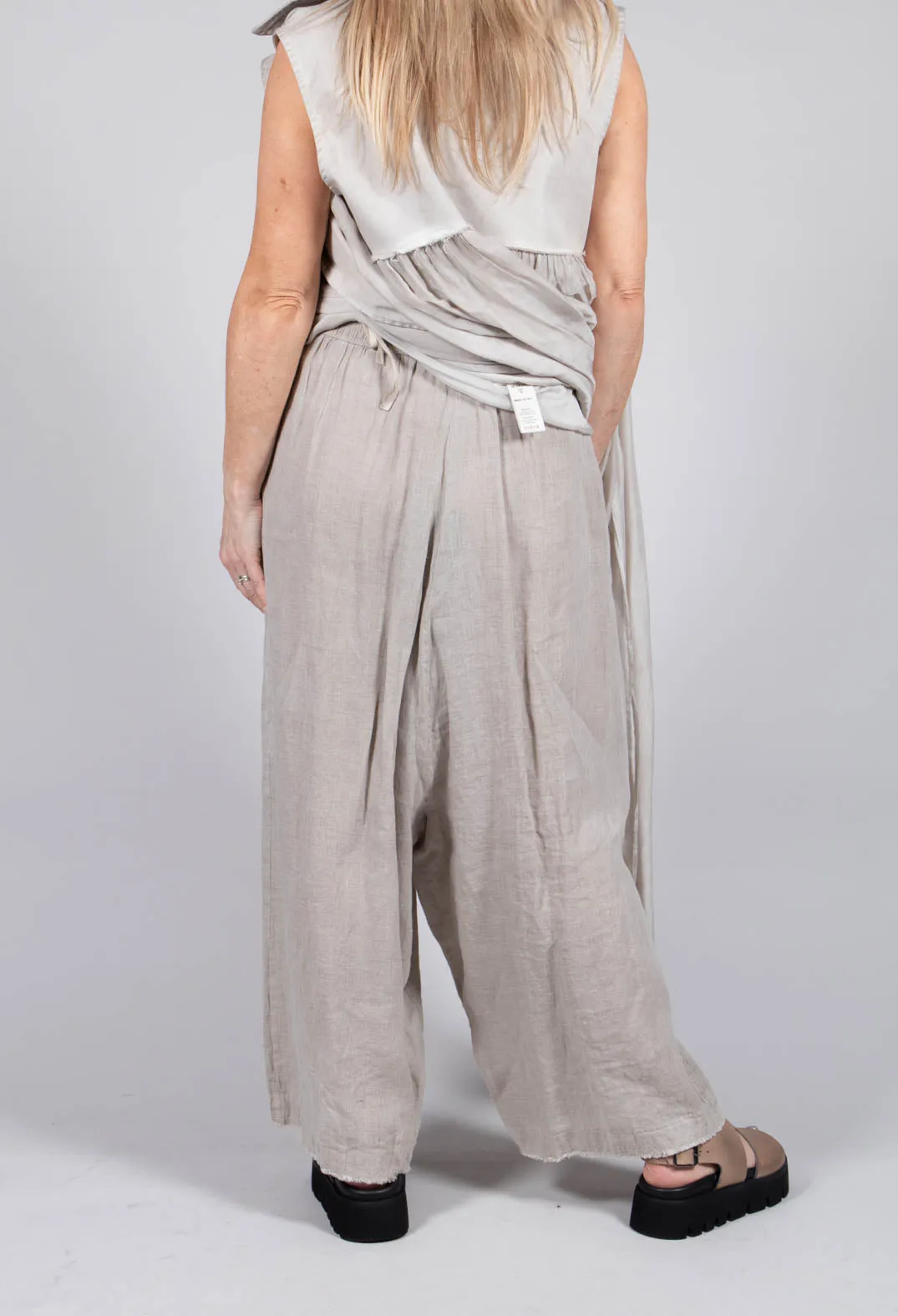 Wide Leg Capri Trousers in Lino Desert