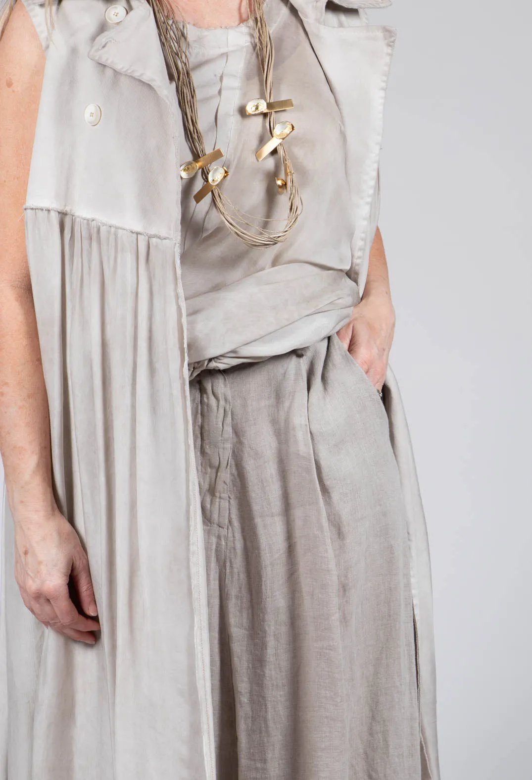 Wide Leg Capri Trousers in Lino Desert